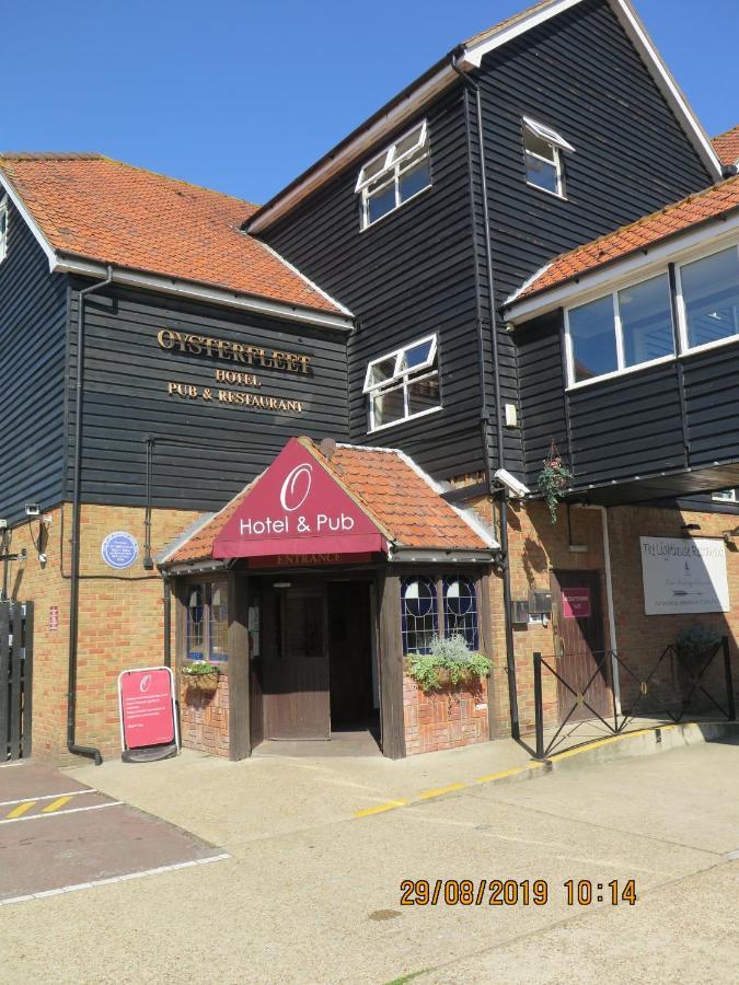 Oyster Fleet Hotel Canvey Island Bagian luar foto